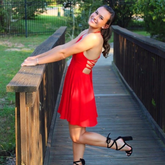 Lulu’s red dress - Picture 3 of 3